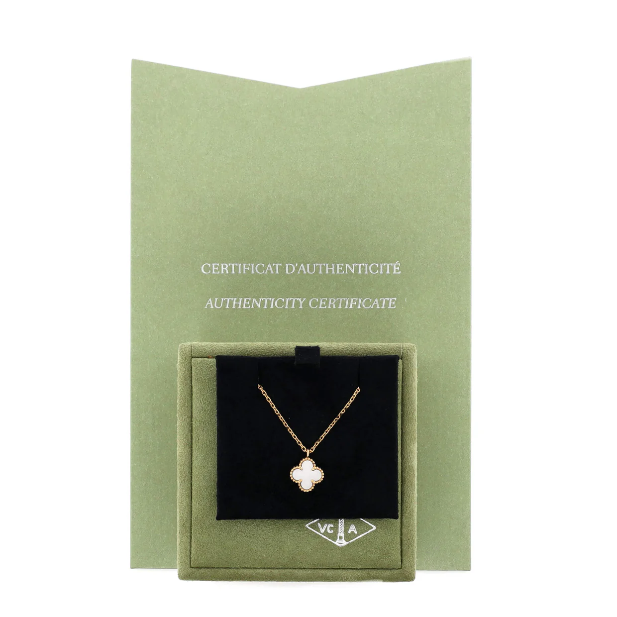 Sweet Alhambra Pendant Necklace 18K Yellow Gold and Mother of Pearl - Deep Luxury