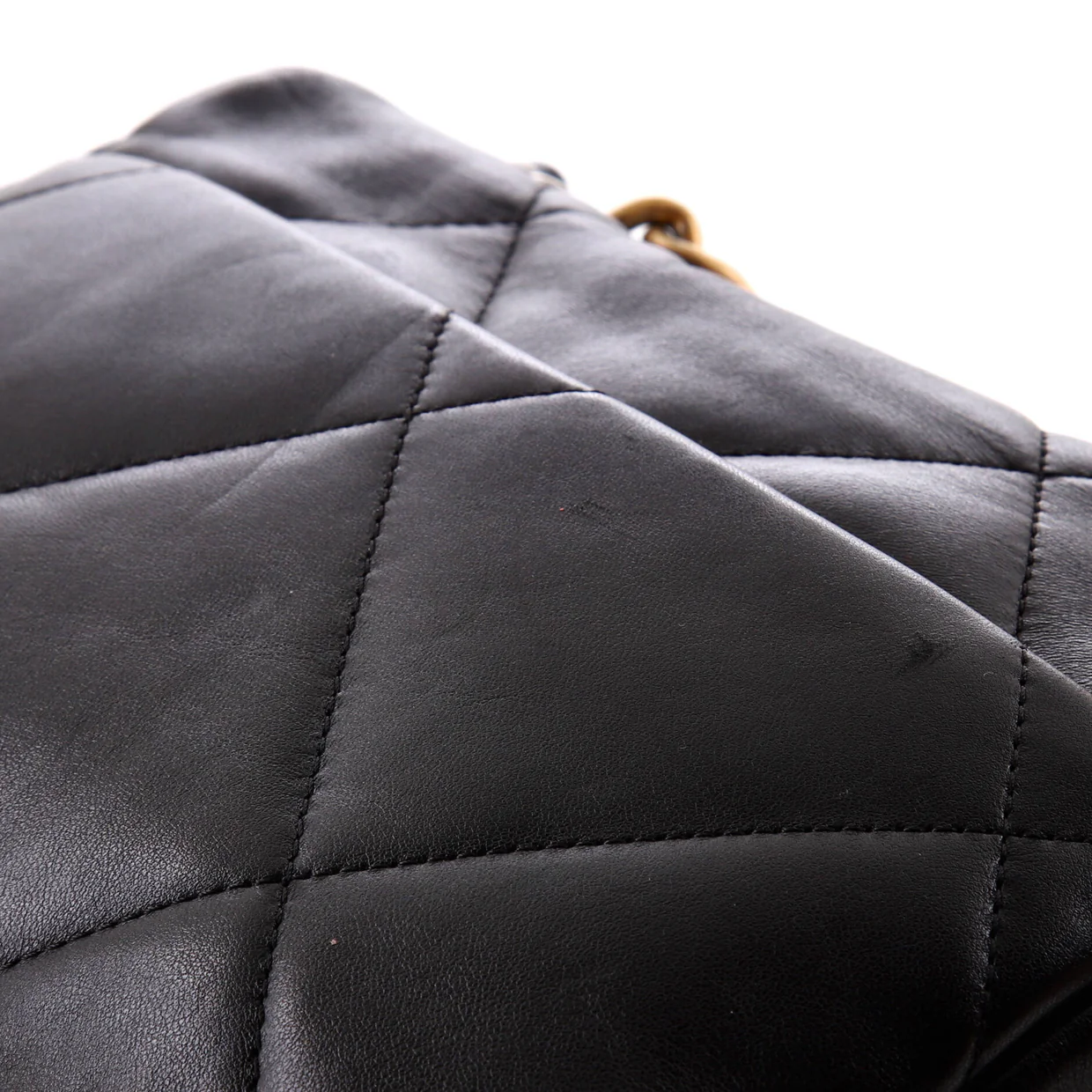19 Flap Bag Quilted Leather Medium - Deep Luxury