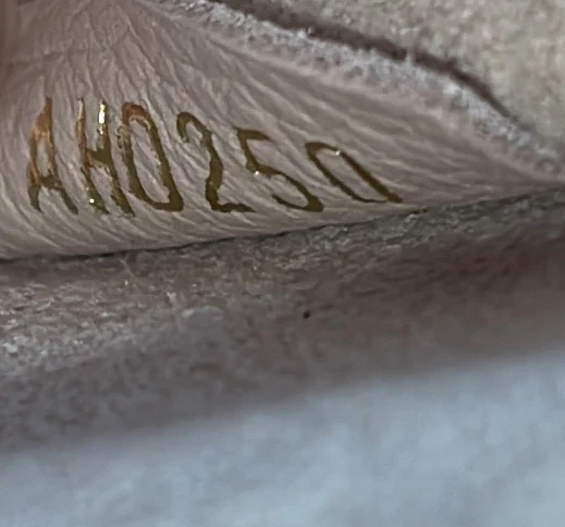 On My Side Tote Leather with Monogram Canvas MM - Deep Luxury