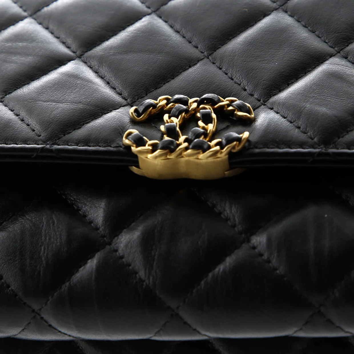 CC Wide Chain Compartment Flap Phone Holder Quilted Aged Calfskin - Deep Luxury