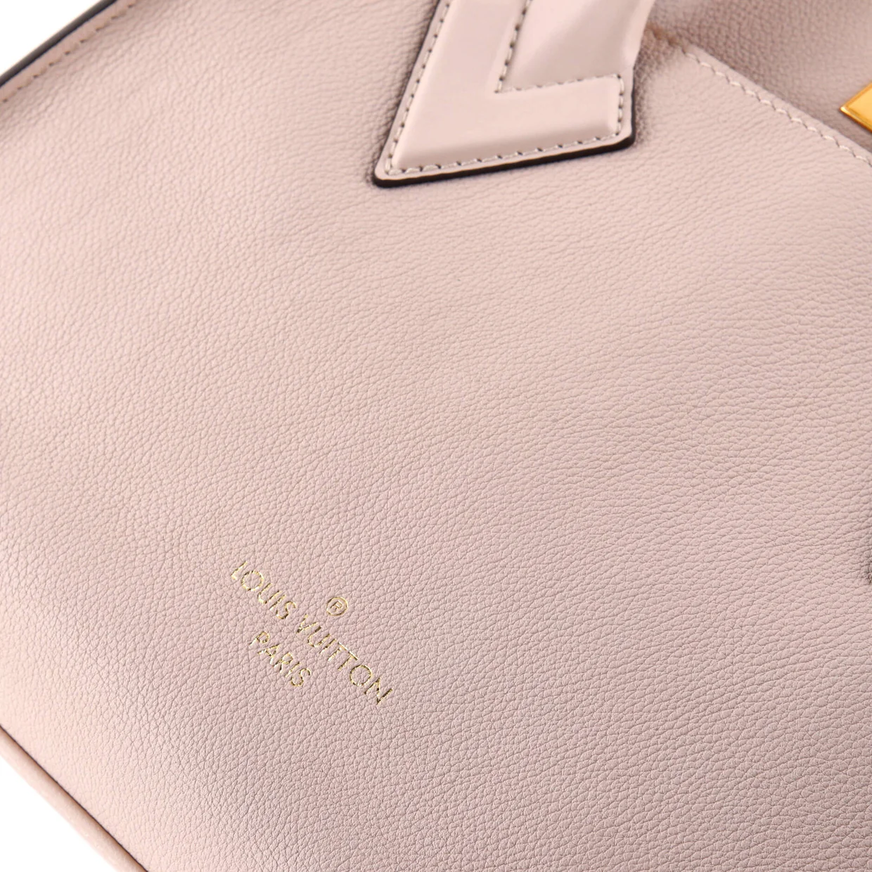 On My Side Tote Mahina Leather MM - Deep Luxury