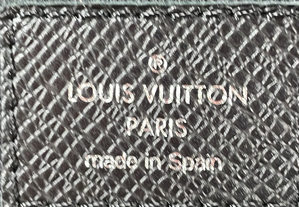 Avenue Sling Bag Taiga Leather - Deep Luxury