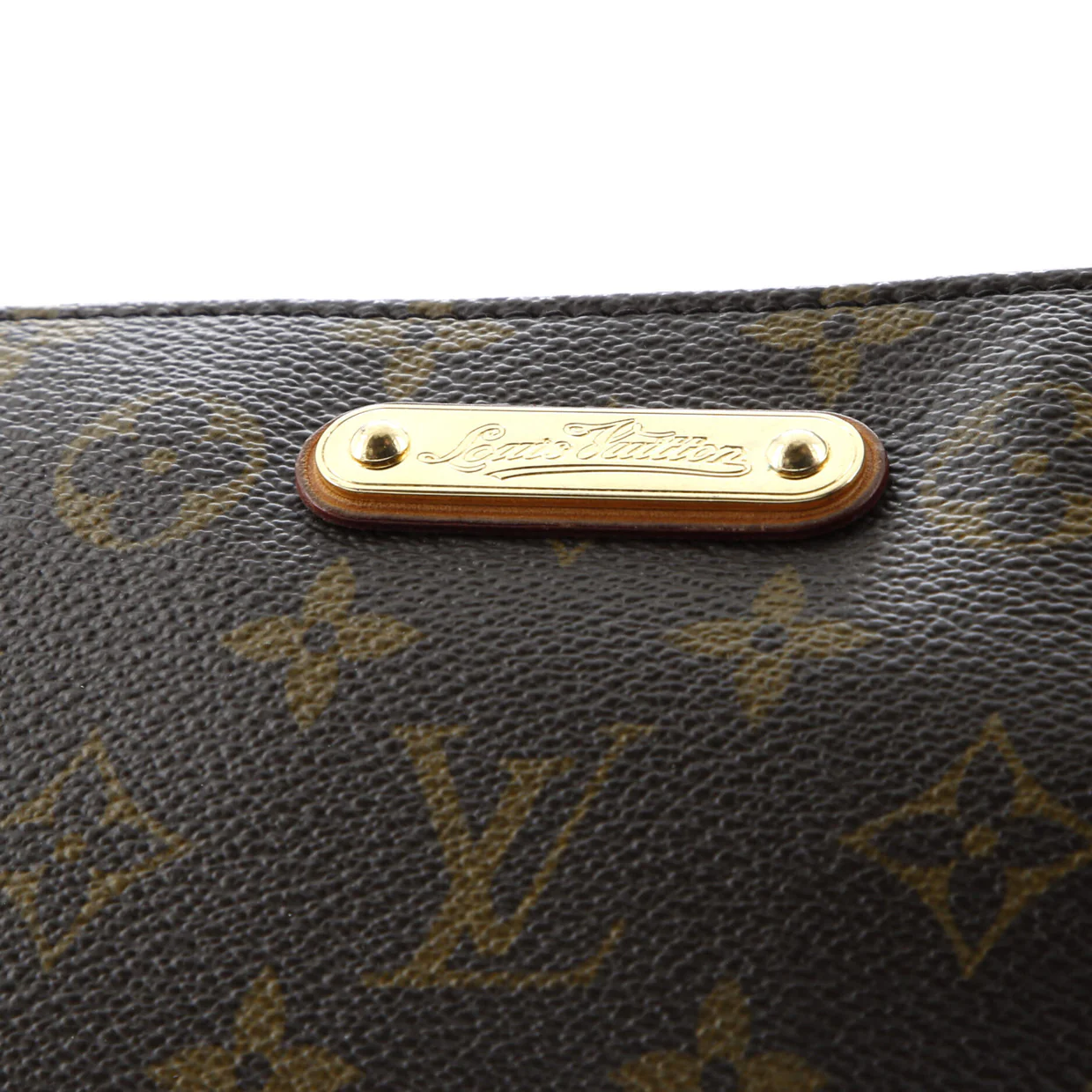 Milla Pochette Monogram Canvas MM - Deep Luxury