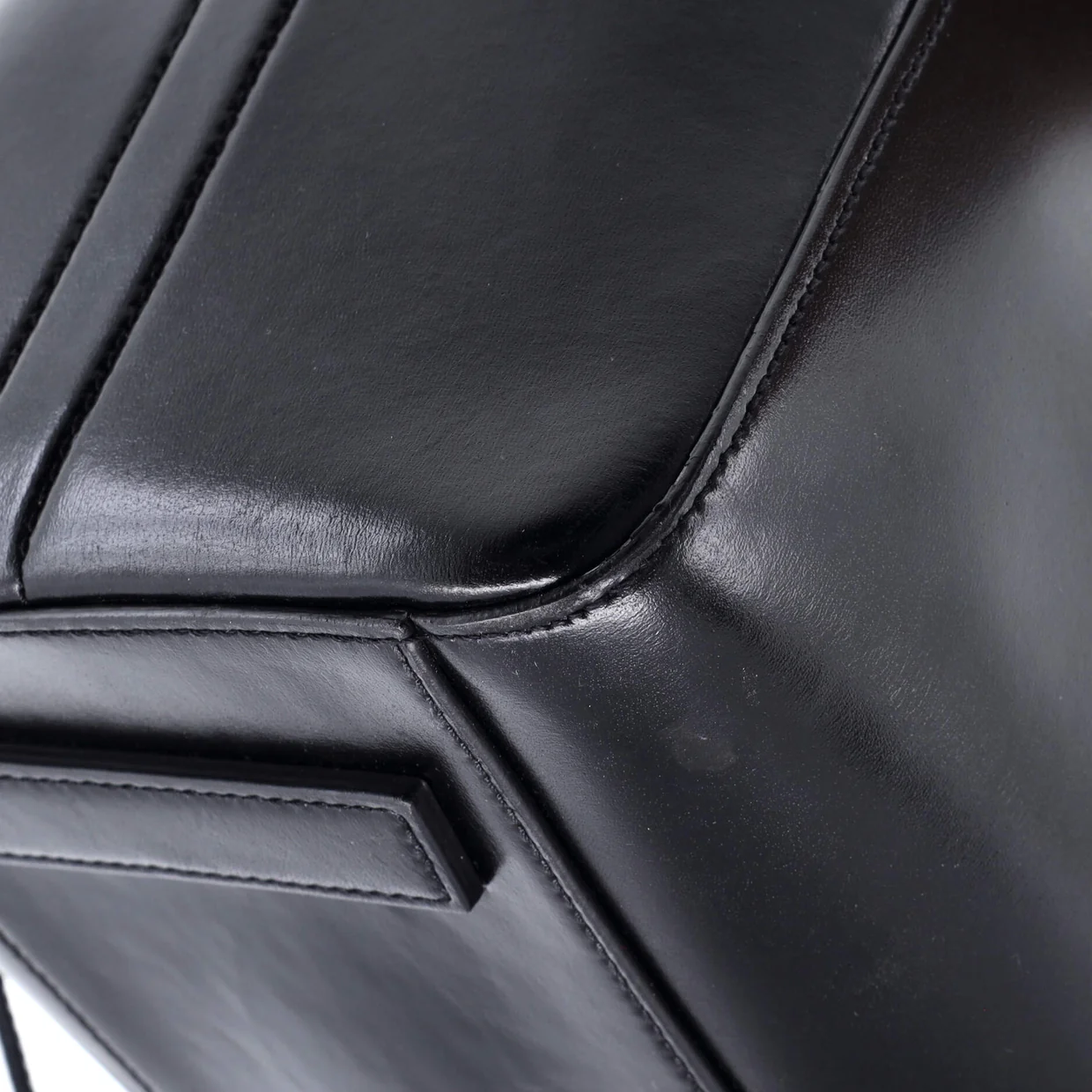 Antigona Bag Glazed Leather Medium - Deep Luxury