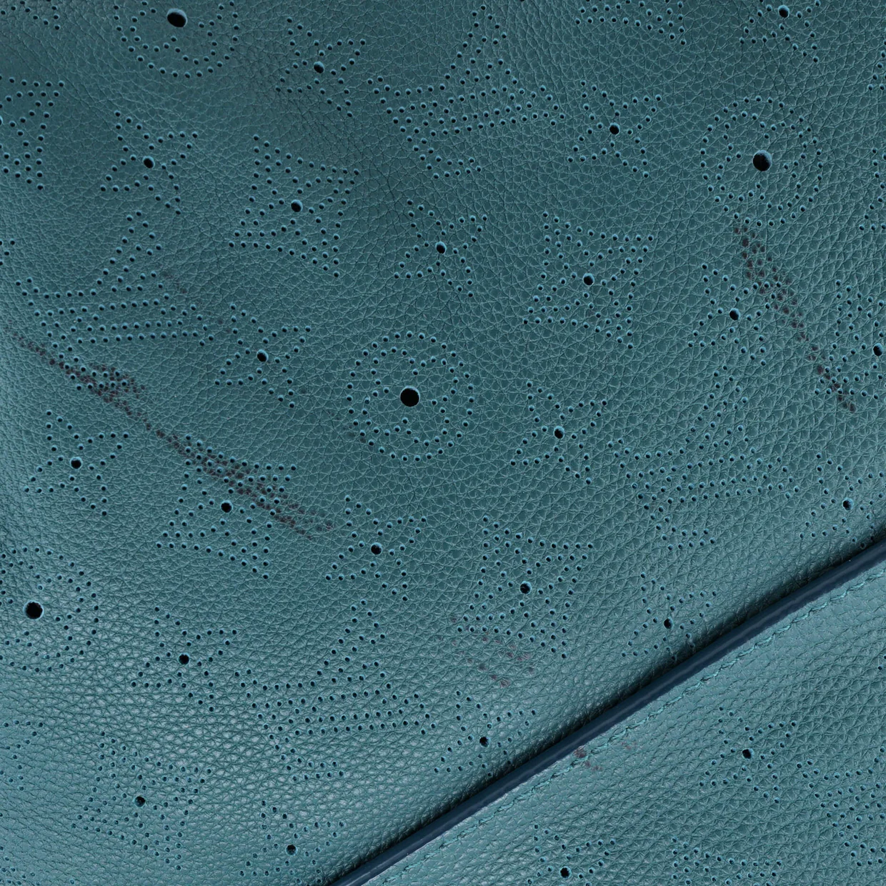 Selene Handbag Mahina Leather MM - Deep Luxury