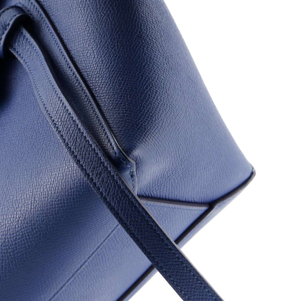 Belt Bag Textured Leather Medium - Deep Luxury