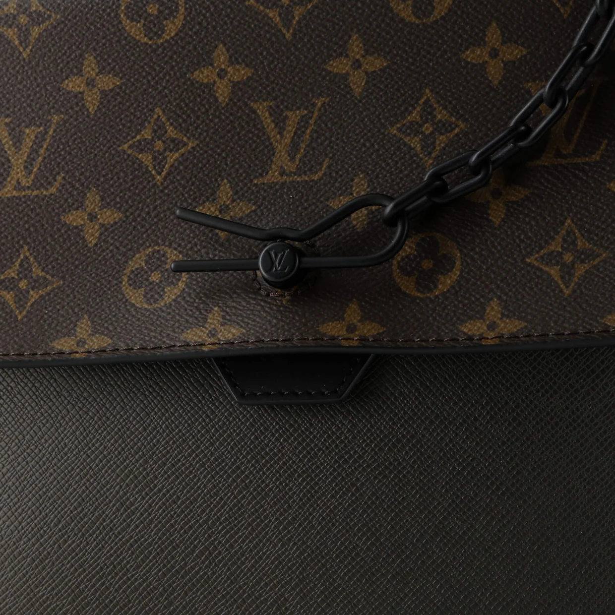 Robusto Briefcase Monogram Canvas and Taiga Leather - Deep Luxury