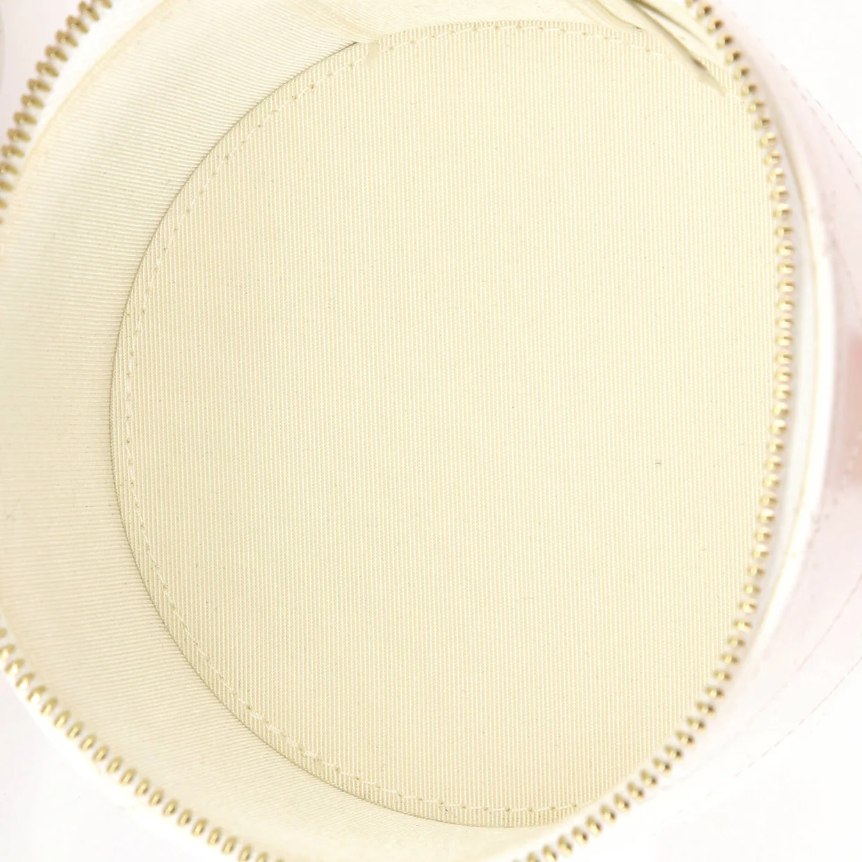 CC Round Vanity Case with Chain Quilted Lambskin Mini - Deep Luxury