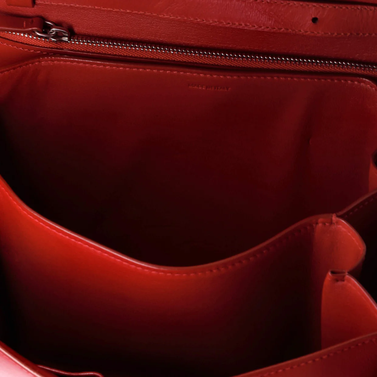 Classic Box Bag Smooth Leather Medium - Deep Luxury