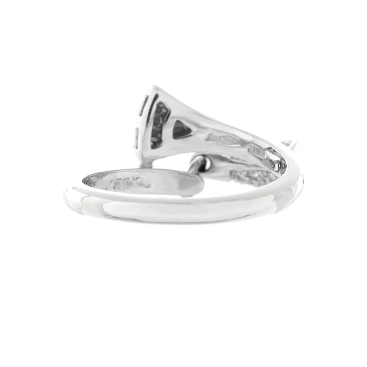 Divas' Dream Charm Ring 18K White Gold with Diamonds - Deep Luxury