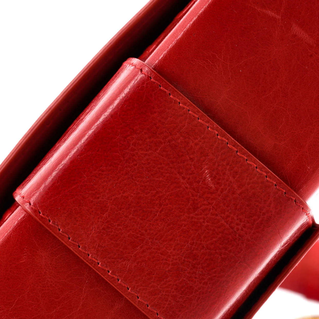 30 Montaigne Box Bag Leather - Deep Luxury