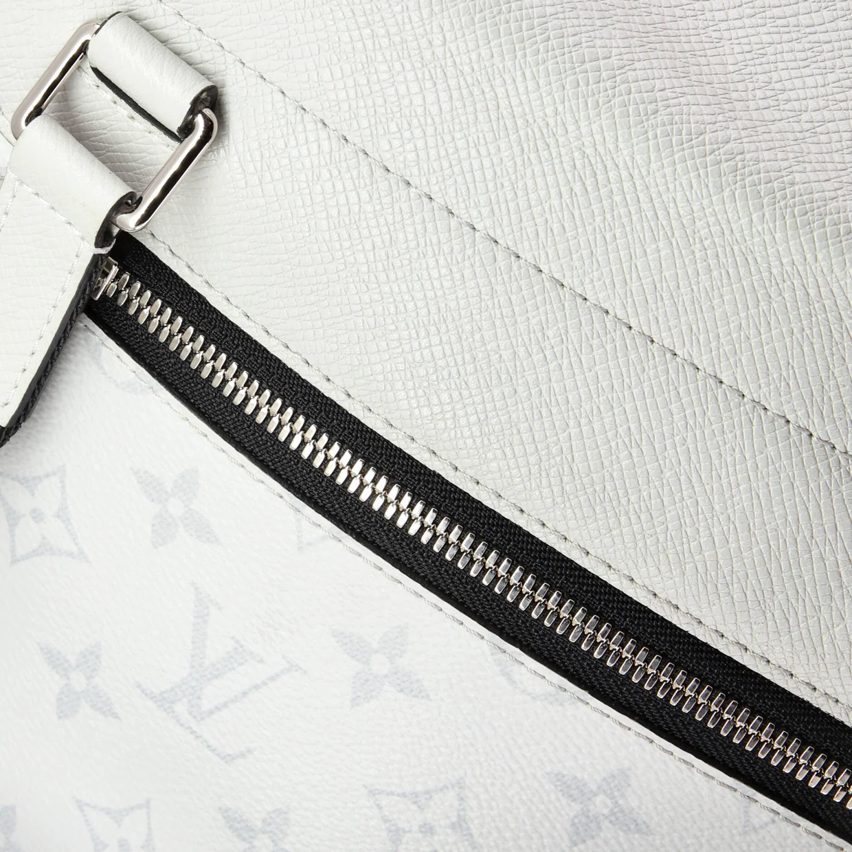 Outdoor Flap Messenger Monogram Taigarama - Deep Luxury