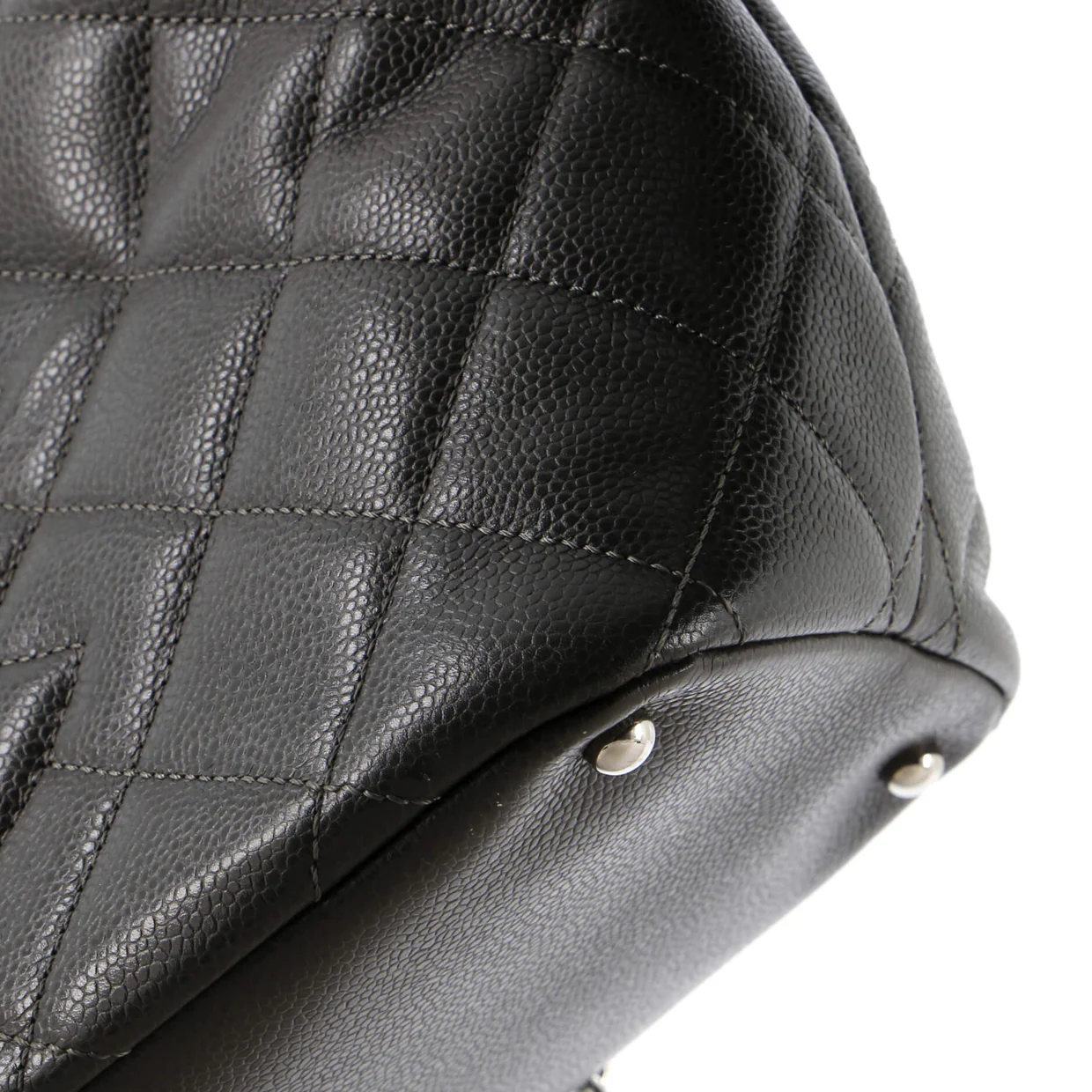 Timeless CC Soft Tote Quilted Caviar Medium - Deep Luxury