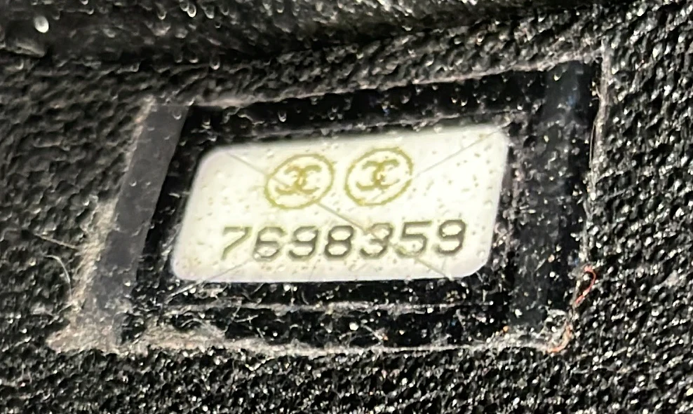 Medallion Tote Quilted Caviar - Deep Luxury