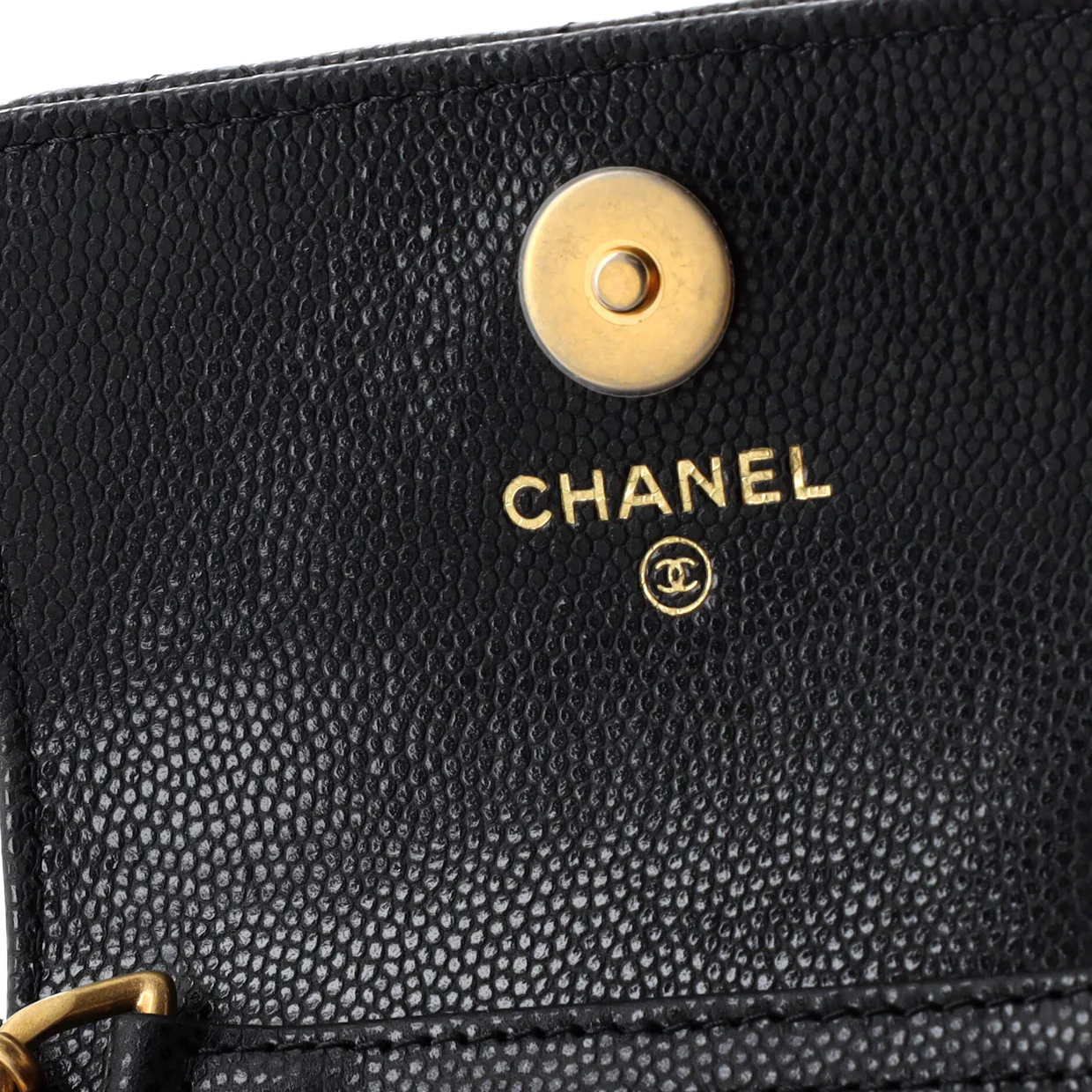 Twist Your Buttons Flap Belt Bag Quilted Caviar - Deep Luxury