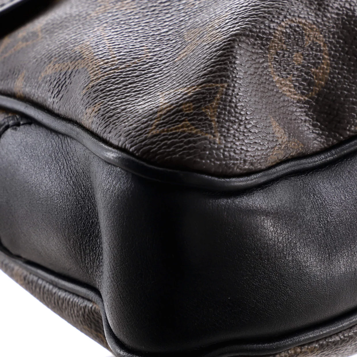 Bass Messenger Bag Macassar Monogram Canvas MM - Deep Luxury