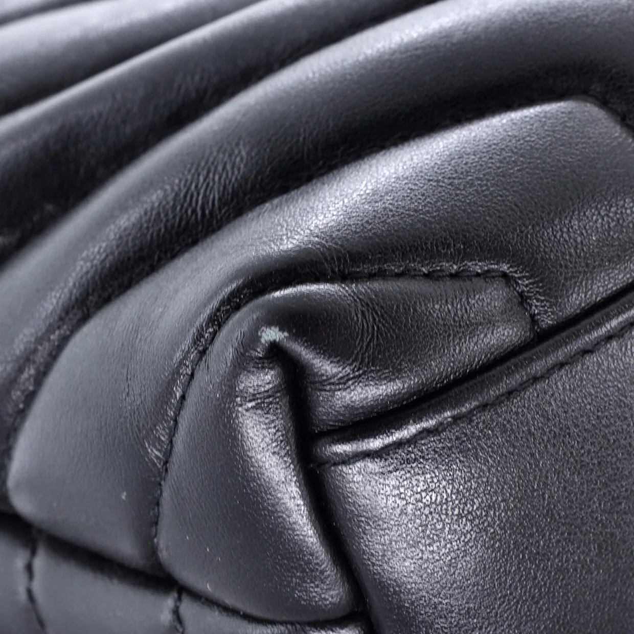 Loulou Shoulder Bag Matelasse Chevron Leather Toy - Deep Luxury