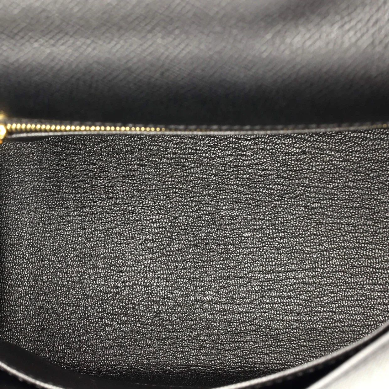 Kelly Handbag Noir Epsom with Gold Hardware 25 - Deep Luxury