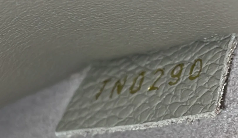 Pochette Melanie Monogram Empreinte Leather MM - Deep Luxury