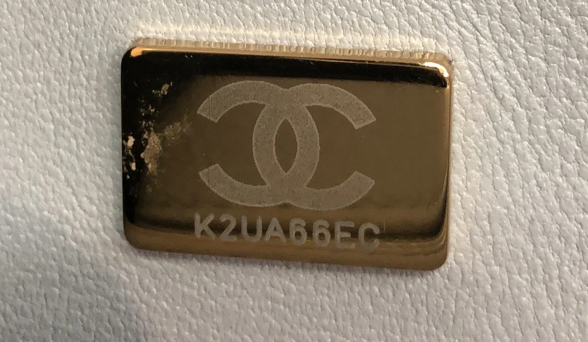 Sweet Heart Chain Flap Bag Quilted Caviar Medium - Deep Luxury