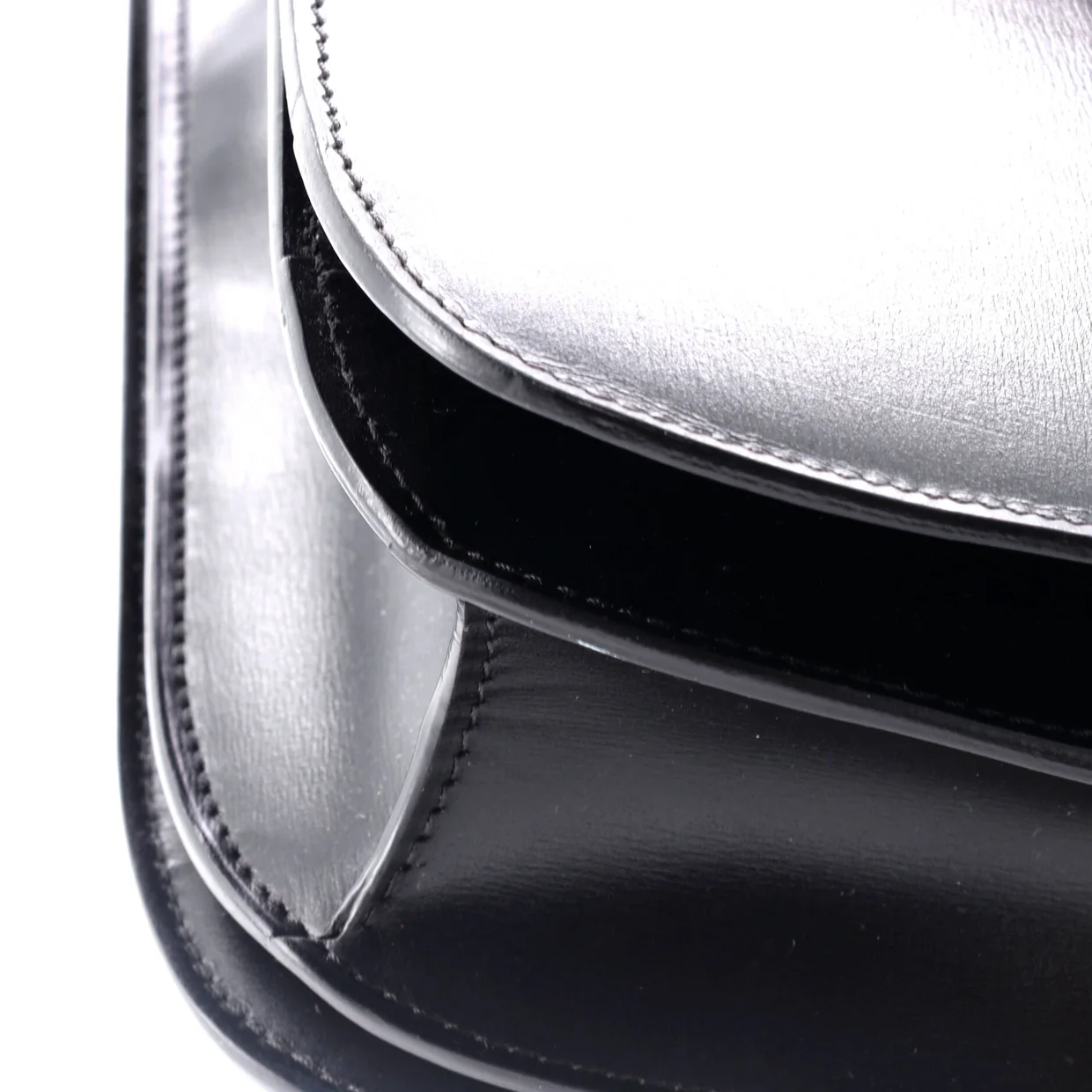 Classic Box Bag Smooth Leather Medium - Deep Luxury