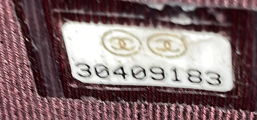 Wallet on Chain Quilted Caviar Mini - Deep Luxury