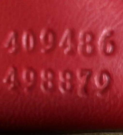 Padlock Shoulder Bag Leather Medium - Deep Luxury