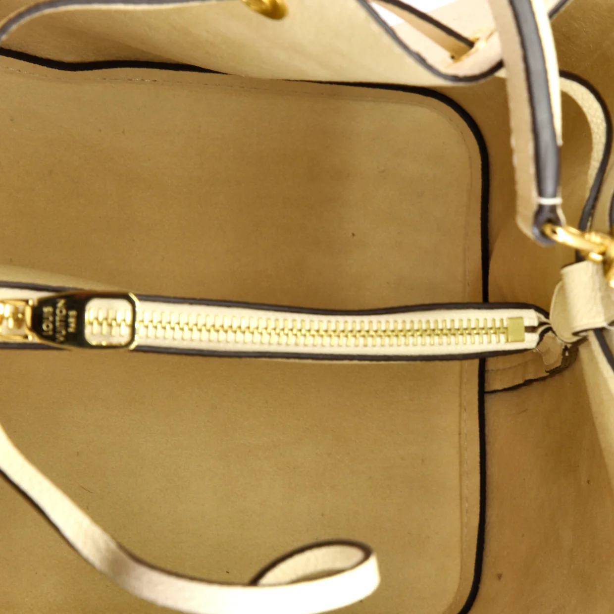 NeoNoe Handbag Monogram Empreinte Leather MM - Deep Luxury