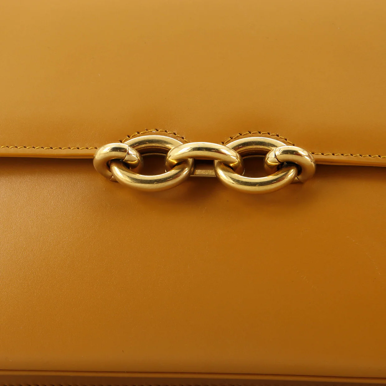 Le Maillon Shoulder Bag Leather Medium - Deep Luxury