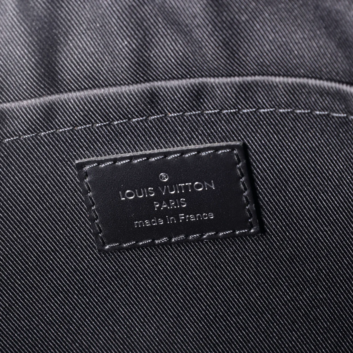 Discovery Pochette Monogram Eclipse Canvas GM - Deep Luxury