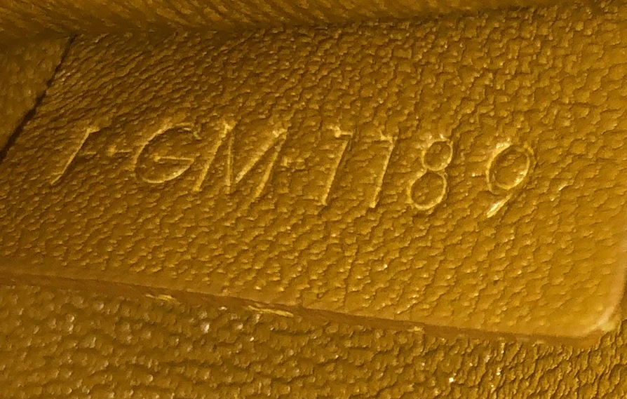 Triomphe Shoulder Bag Smooth Calfskin Medium - Deep Luxury