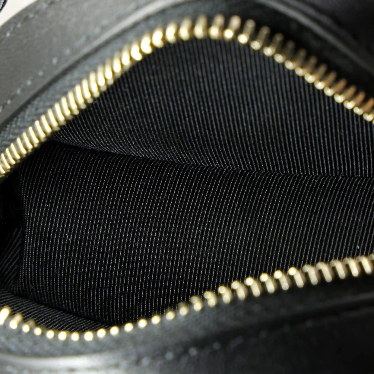 Frame Chain Around Round Clutch with Chain Quilted Lambskin Mini - Deep Luxury