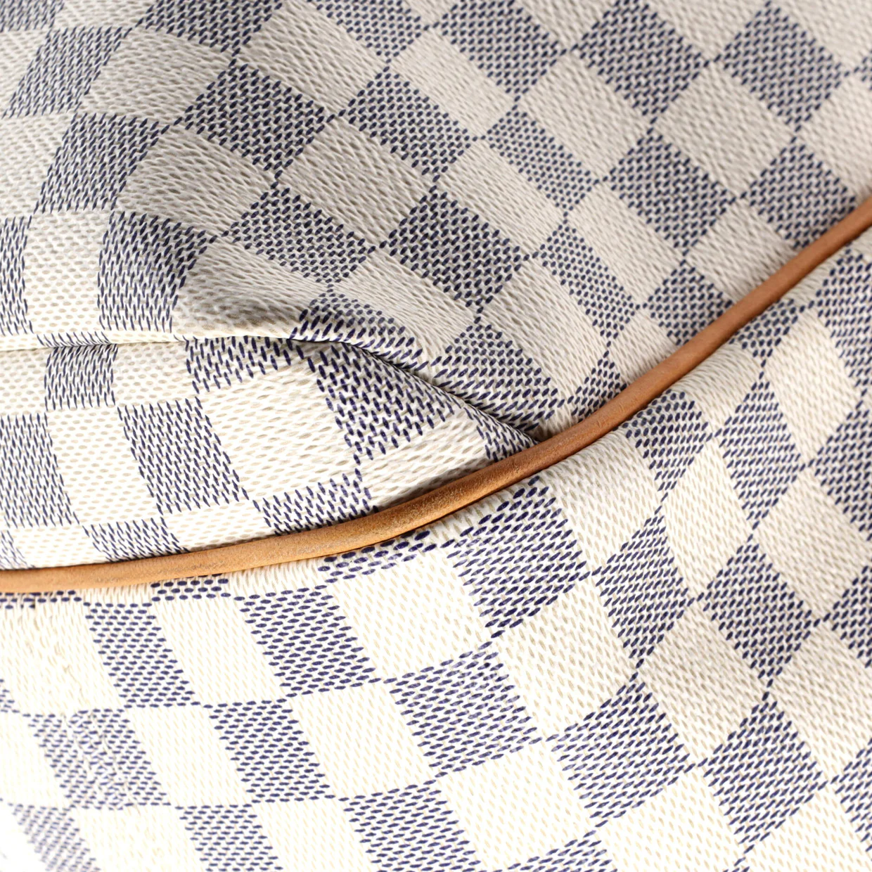 Totally Handbag Damier MM - Deep Luxury