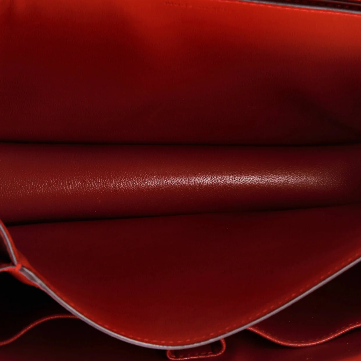 Classic Box Bag Smooth Leather Medium - Deep Luxury