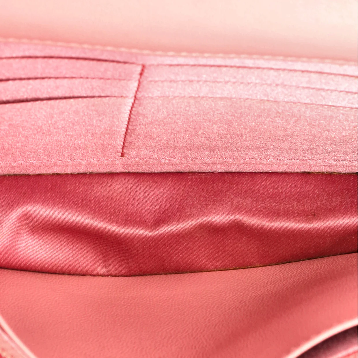 Wallet on Chain Camellia Lambskin - Deep Luxury