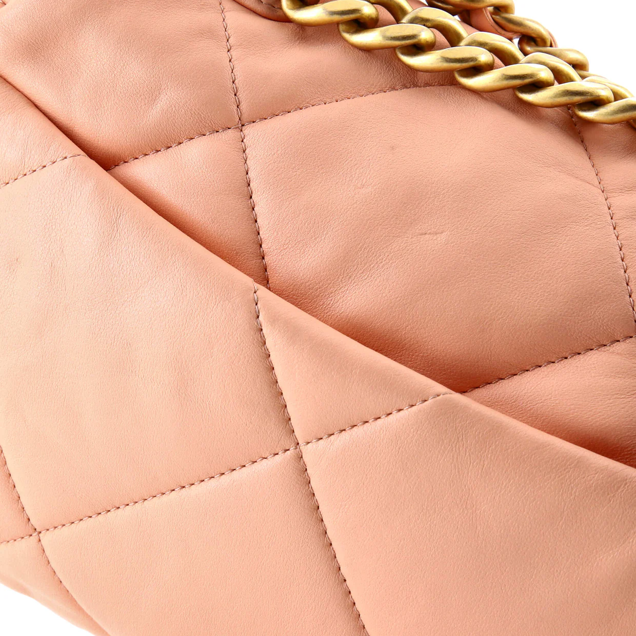 19 Flap Bag Quilted Leather Medium - Deep Luxury