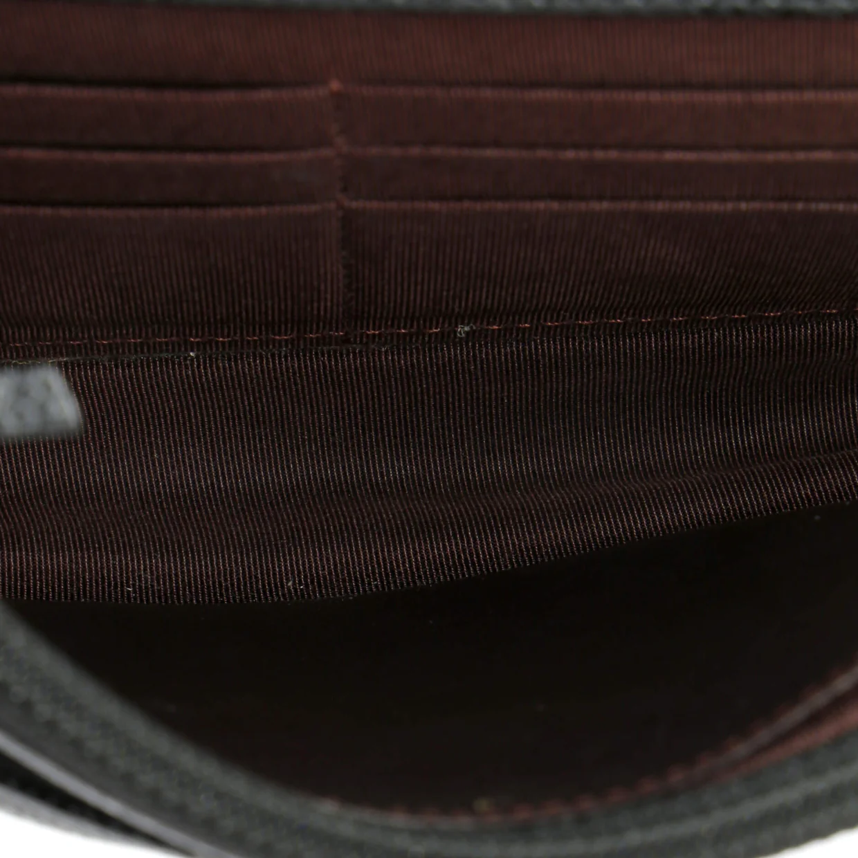 Wallet on Chain Quilted Caviar - Deep Luxury