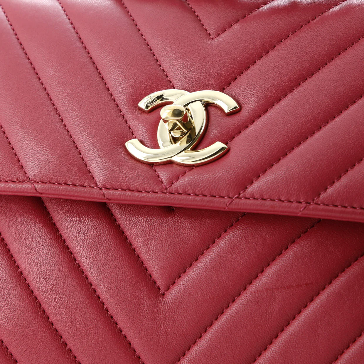 Trendy CC Top Handle Bag Chevron Lambskin Small - Deep Luxury