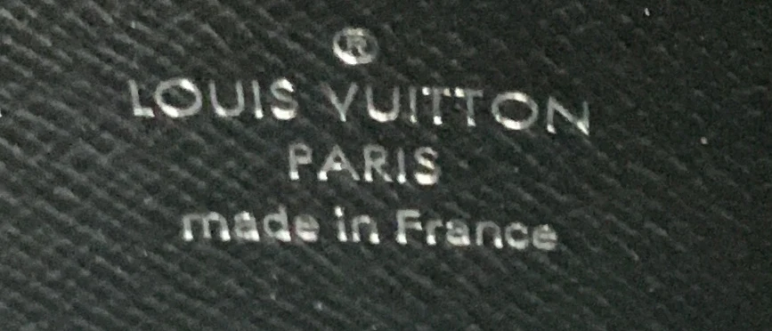 Pochette Voyage Reverse Monogram Eclipse Canvas MM - Deep Luxury