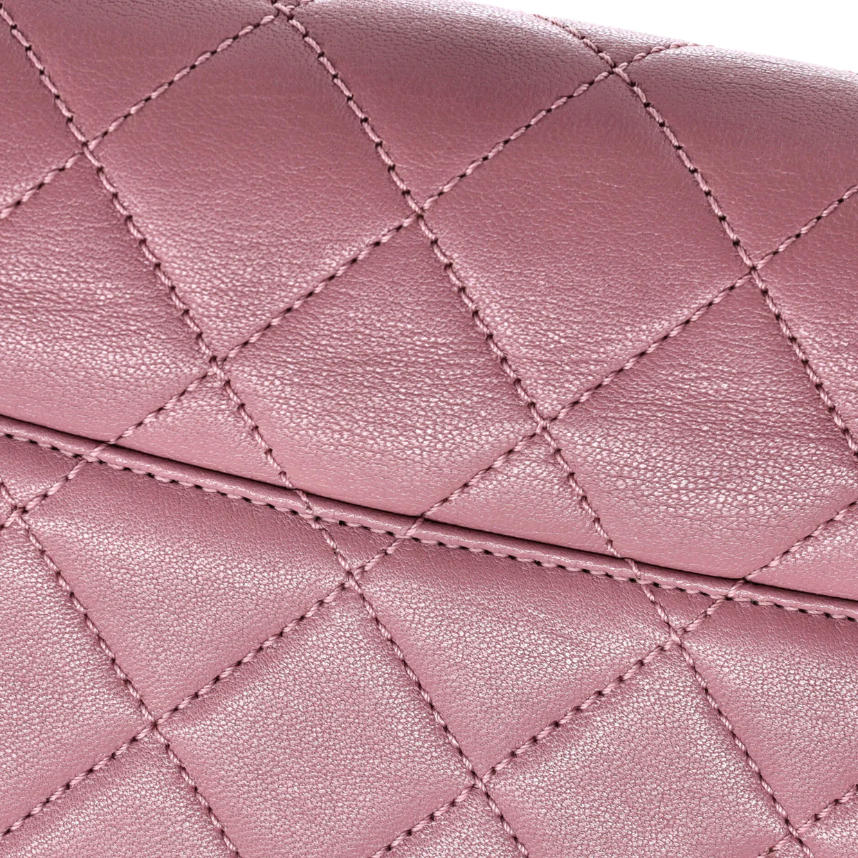 Beauty Lock Flap Bag Quilted Sheepskin Medium - Deep Luxury