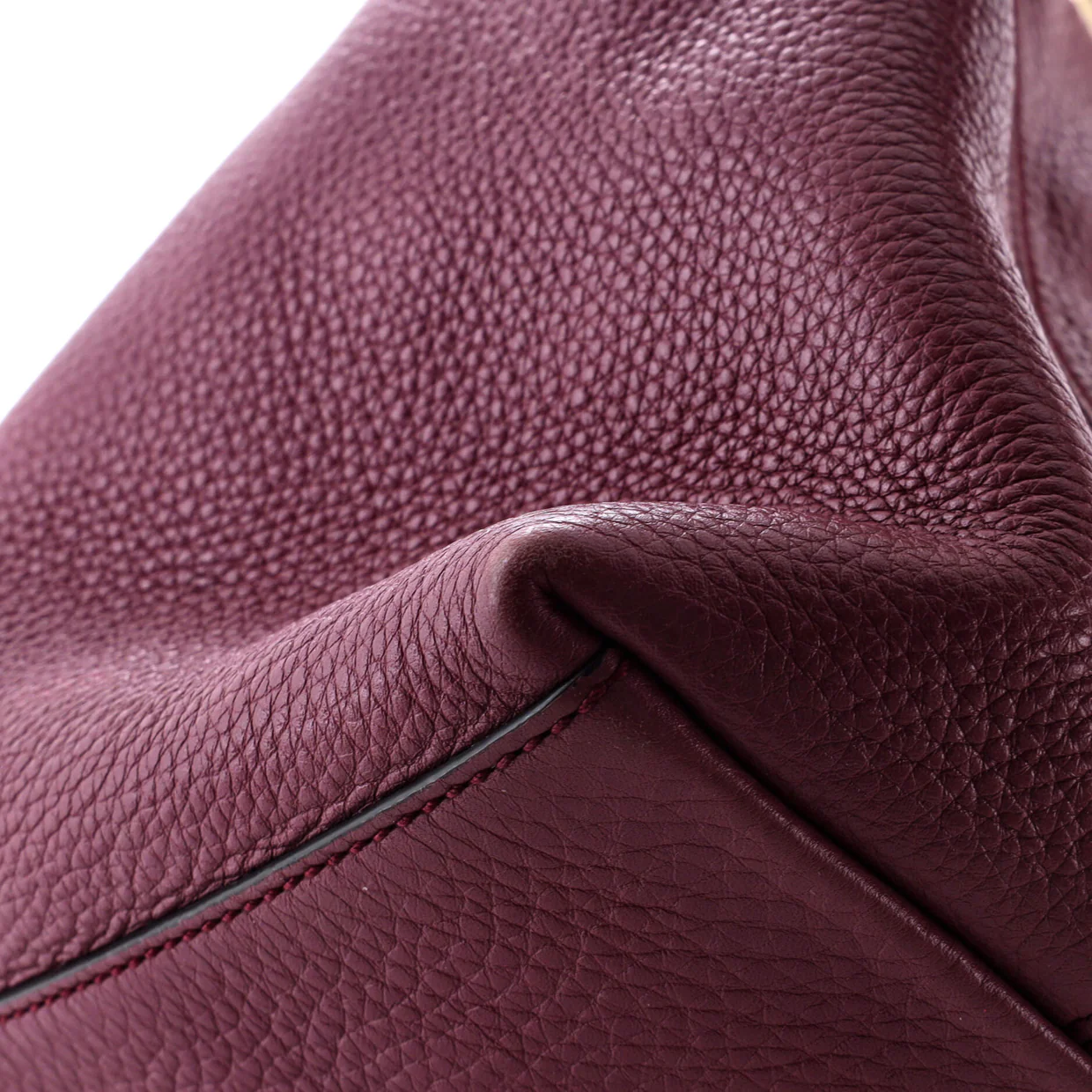 Soho Chain Strap Shoulder Bag Leather Medium - Deep Luxury