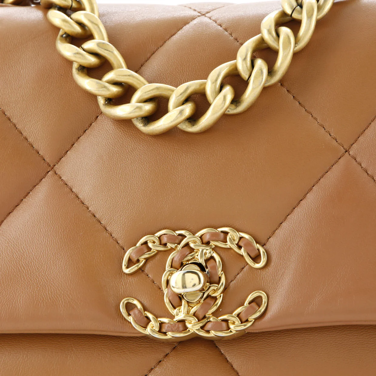 19 Flap Bag Quilted Leather Medium - Deep Luxury