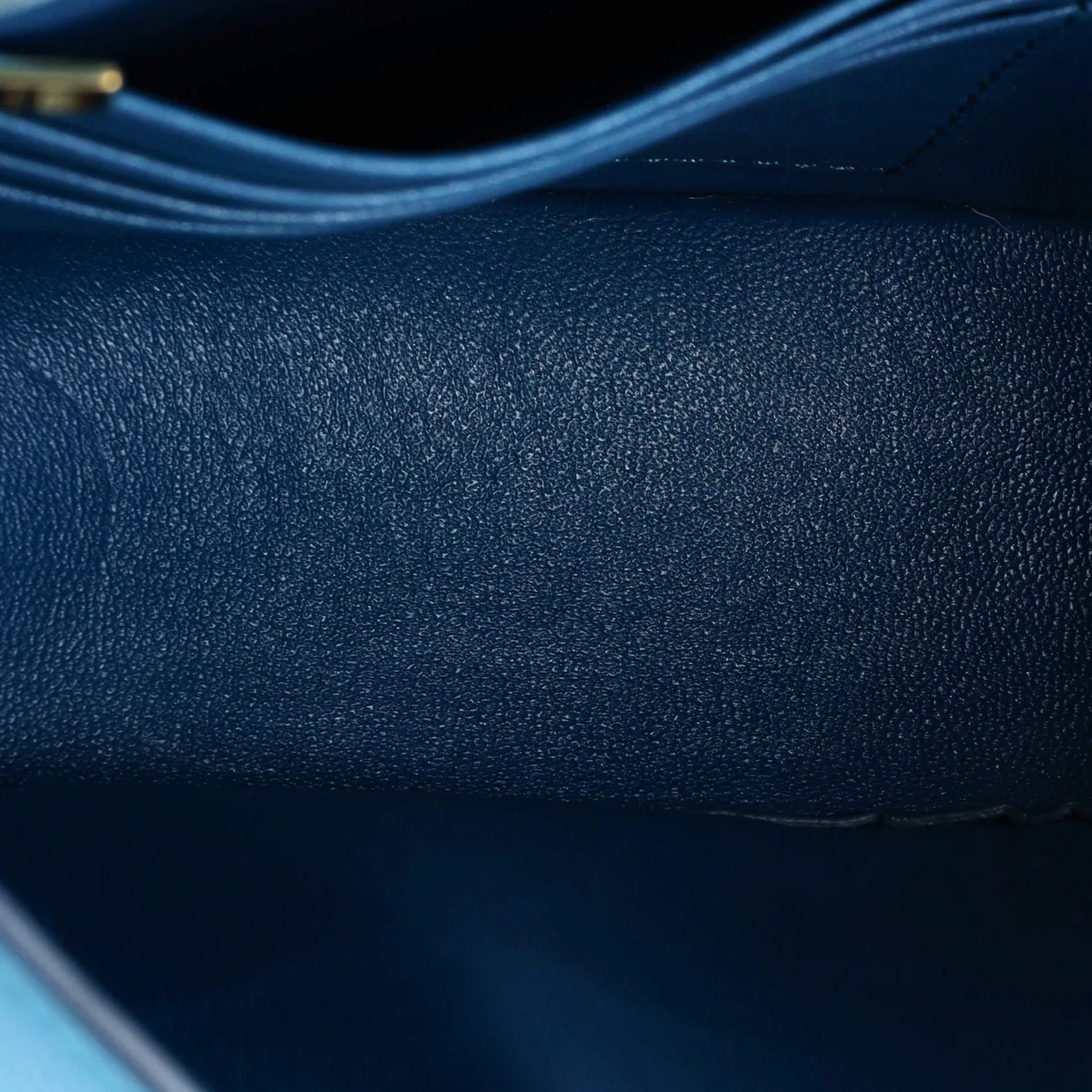 Trotteur Crossbody Bag Grainy Leather Small - Deep Luxury