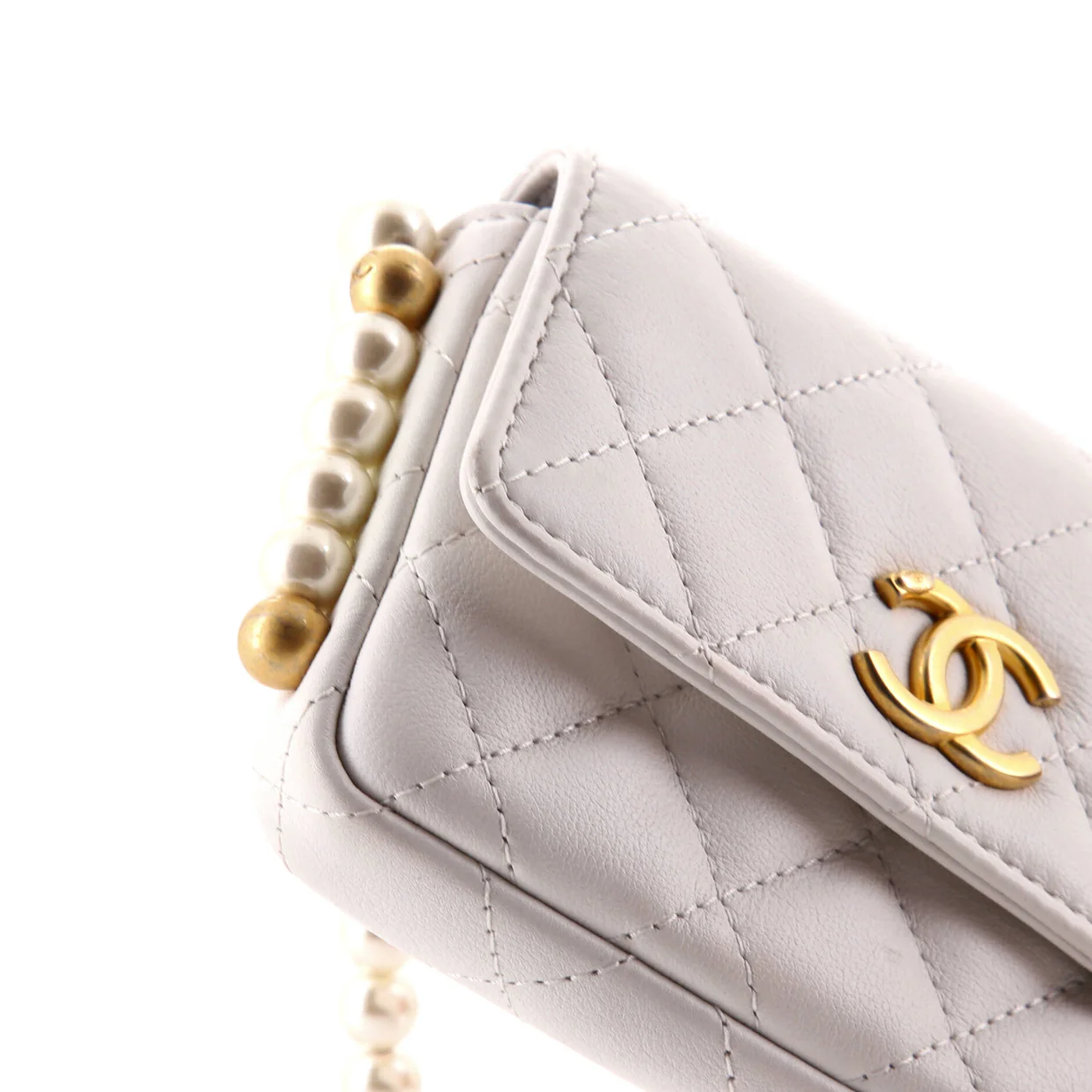About Pearls Flap Card Holder with Chain Quilted Calfskin - Deep Luxury