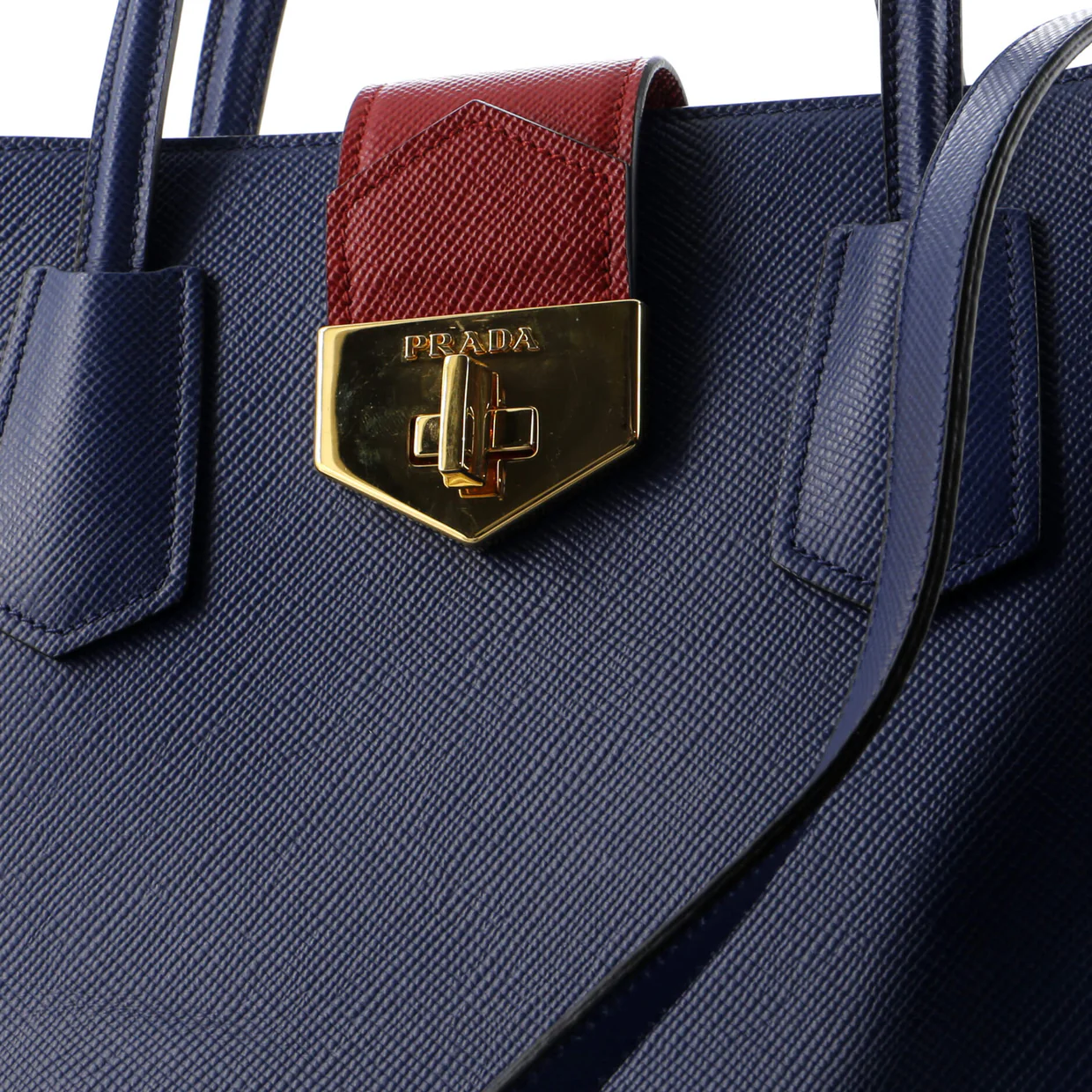 Convertible Turnlock Flap Promenade Bag Saffiano Leather Medium - Deep Luxury
