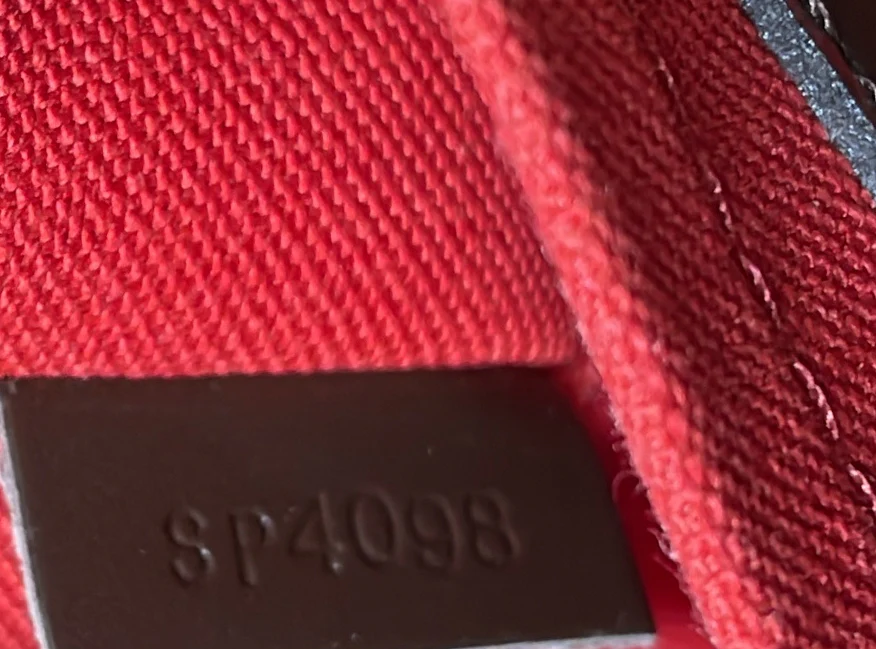 Thames Handbag Damier GM - Deep Luxury