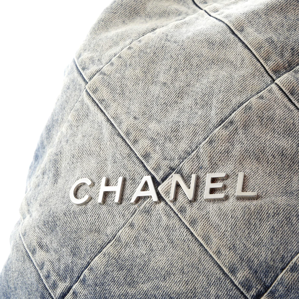 22 Chain Backpack Quilted Denim Medium - Deep Luxury
