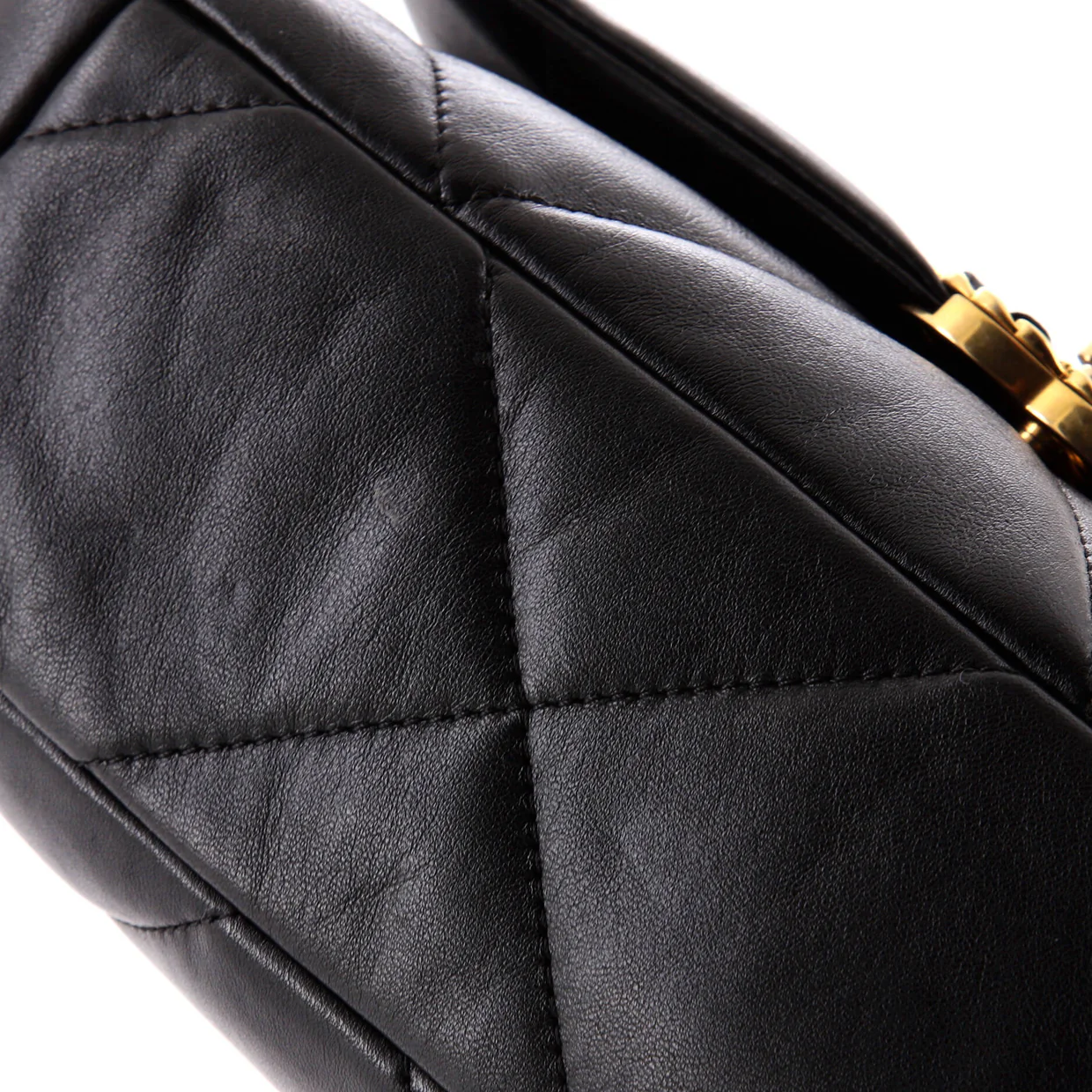 19 Flap Bag Quilted Leather Medium - Deep Luxury