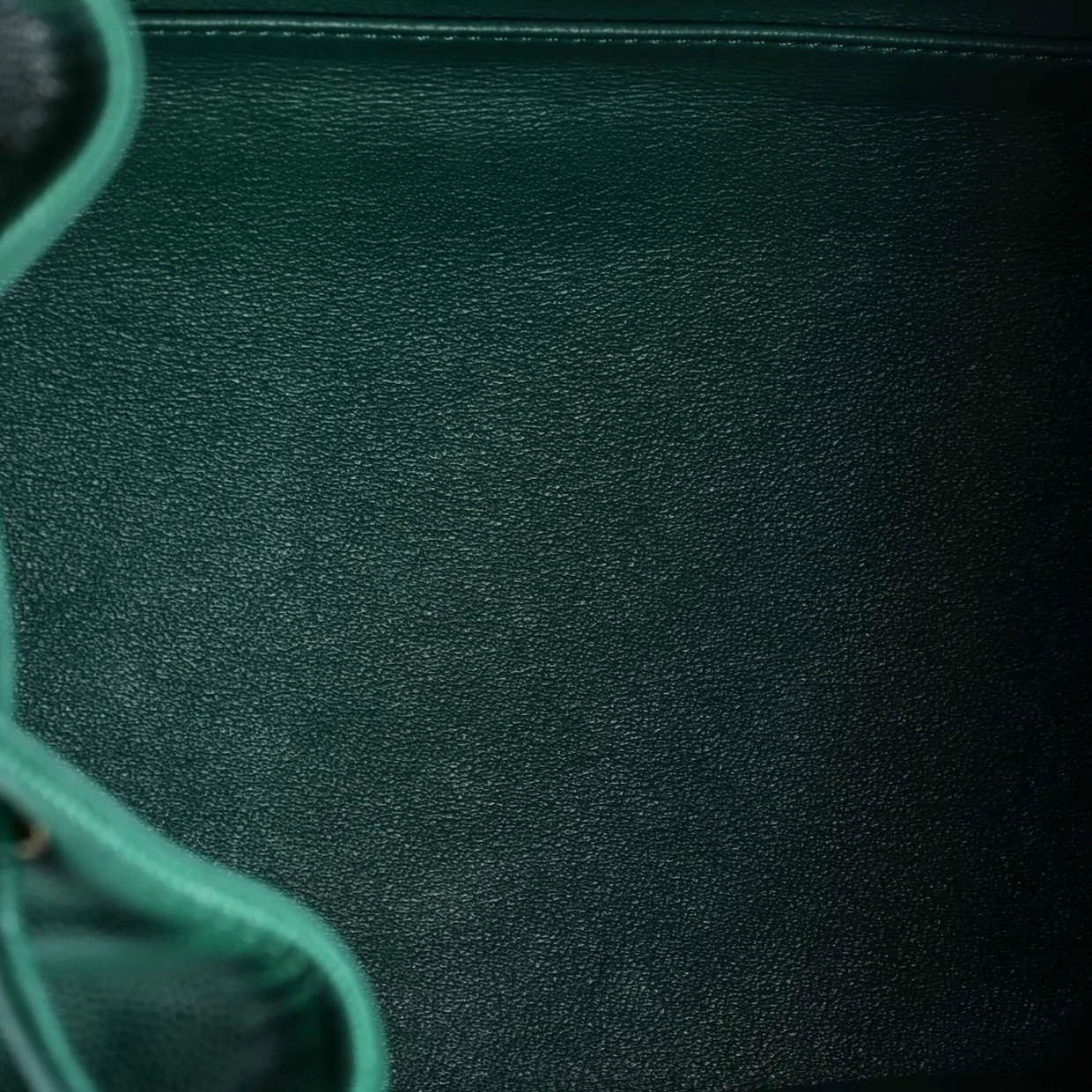 Business Affinity Backpack Caviar Small - Deep Luxury