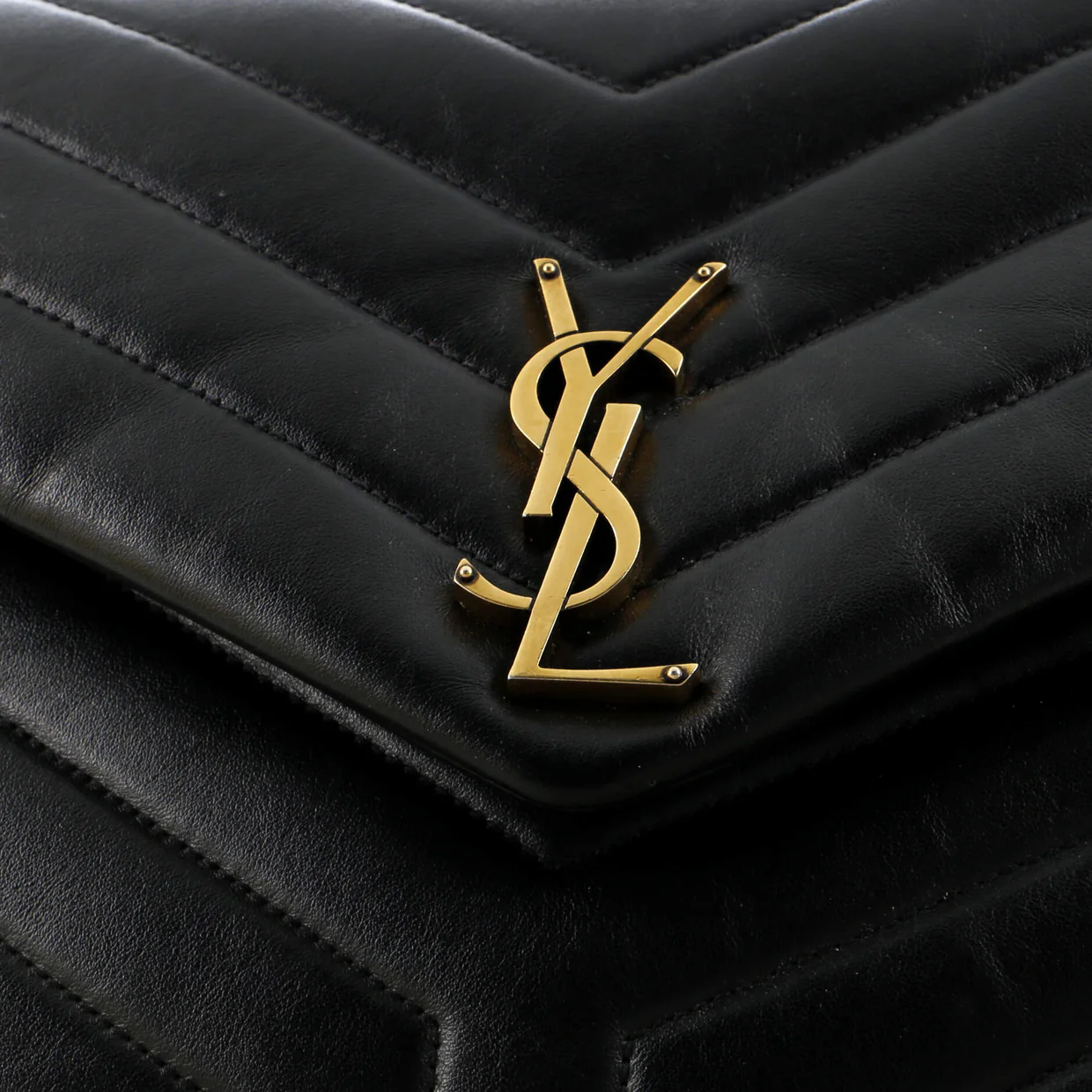 Loulou Shoulder Bag Matelasse Chevron Leather Medium - Deep Luxury